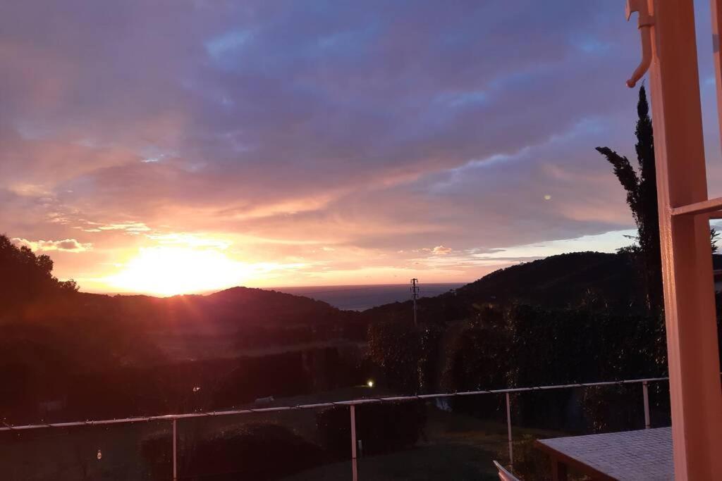 Estudio Vistas Al Mar Y Bosques De Begur Hébergement de vacances *